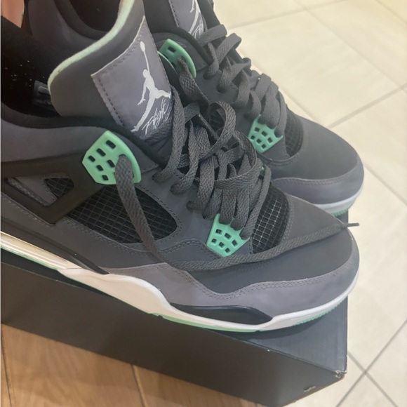 Jordan 4 Green Glow’s - Picture 4 of 8